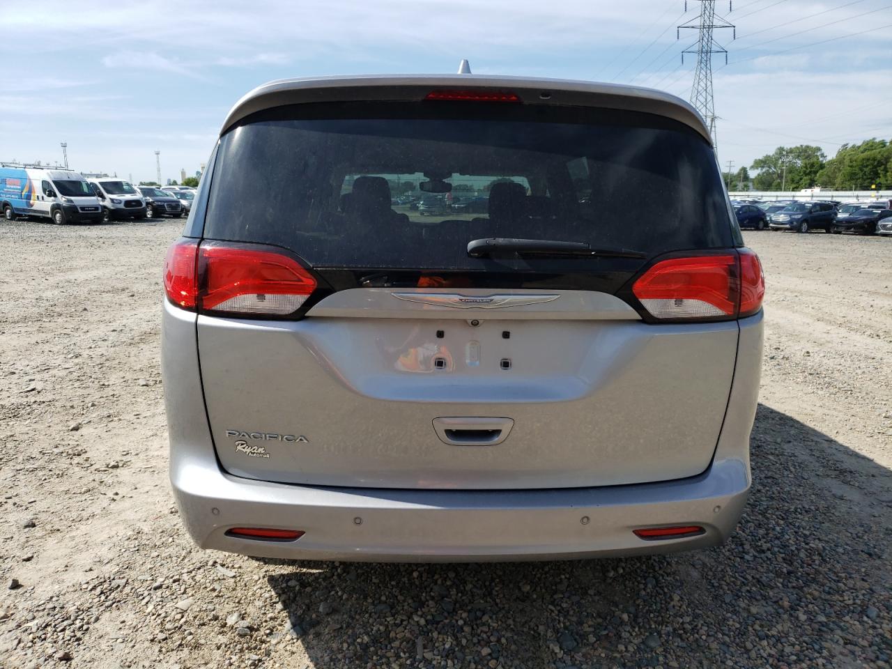 2017 Chrysler Pacifica Lx vin: 2C4RC1CG4HR500483