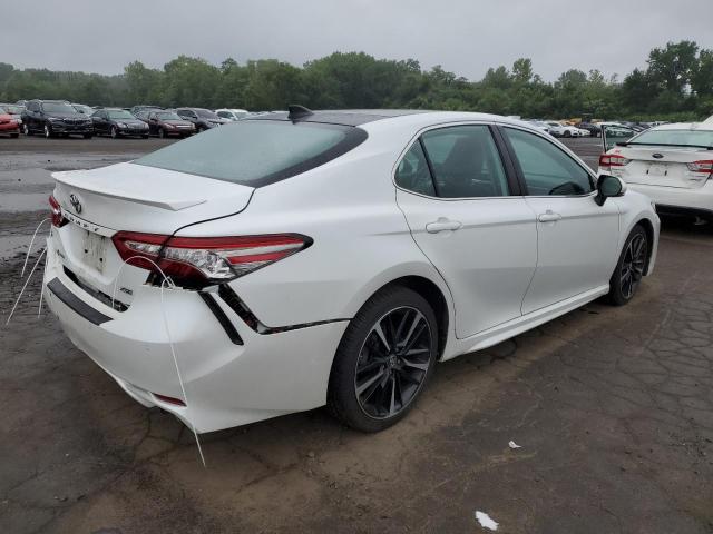 VIN 4T1B61HK1KU694742 2019 Toyota Camry, Xse no.3