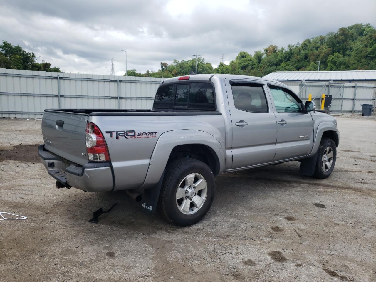 2015 Toyota Tacoma Double Cab vin: 3TMLU4EN8FM202426