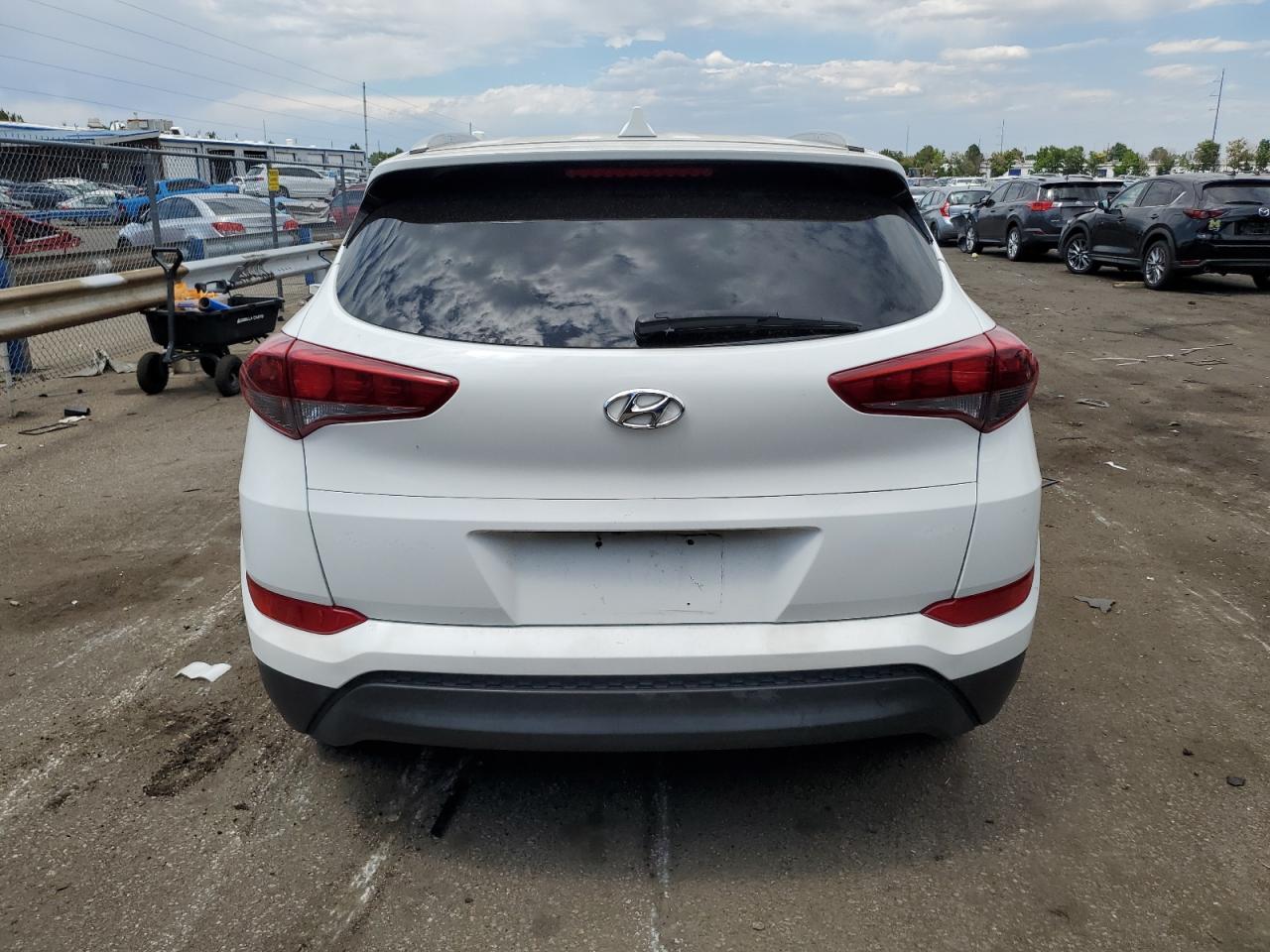 KM8J3CA42JU743232 2018 Hyundai Tucson Sel