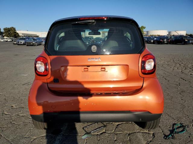 VIN WMEFJ9BA8JK321230 2018 Smart Fortwo no.6