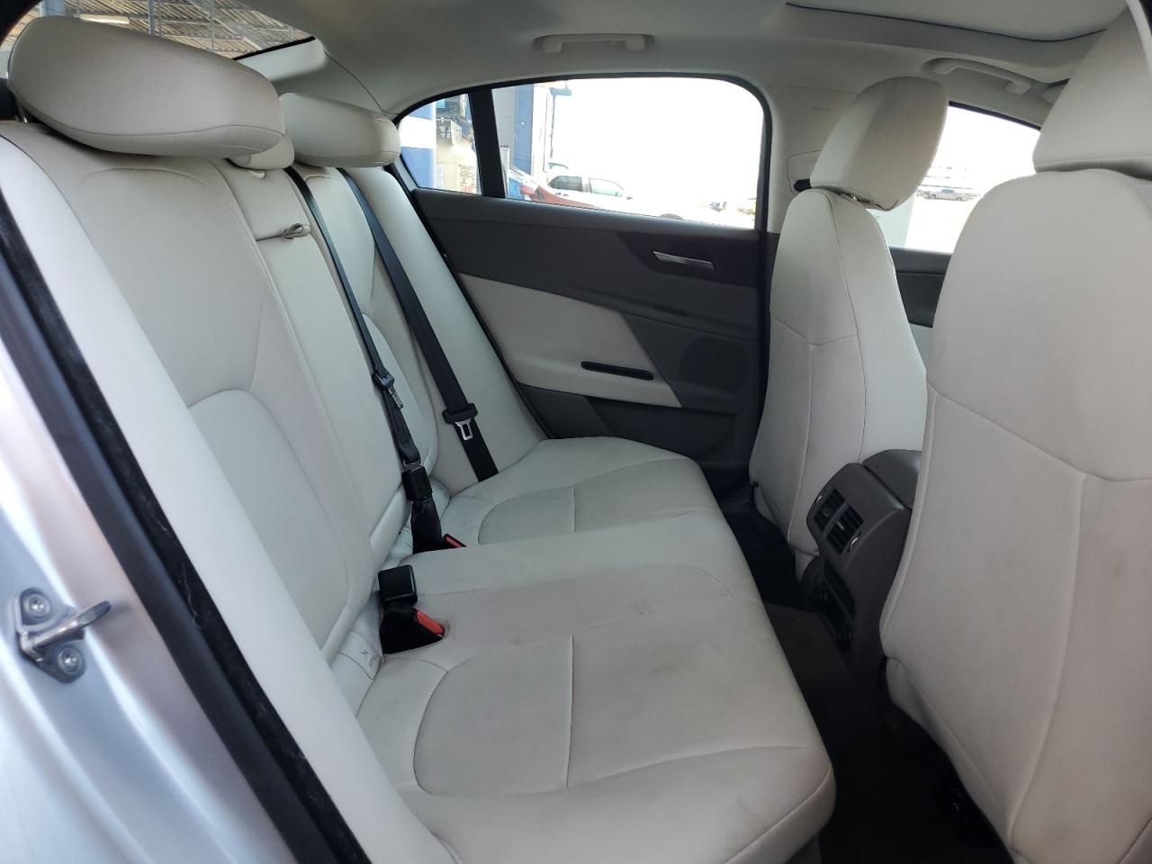 SAJAD4GX3JCP36645 2018 Jaguar Xe Premium