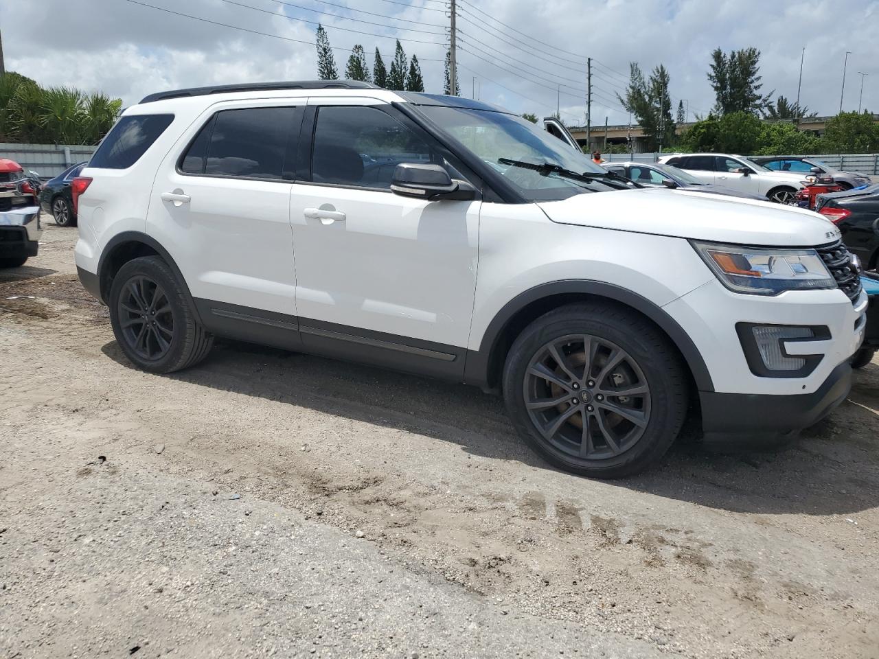 1FM5K8D84HGA05814 2017 Ford Explorer Xlt 1FM5K8D84HGA05814 2017 Ford Explorer Xlt
