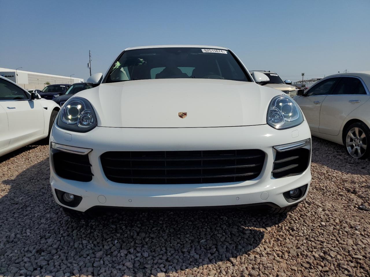 2017 Porsche Cayenne vin: WP1AA2A21HKA84129