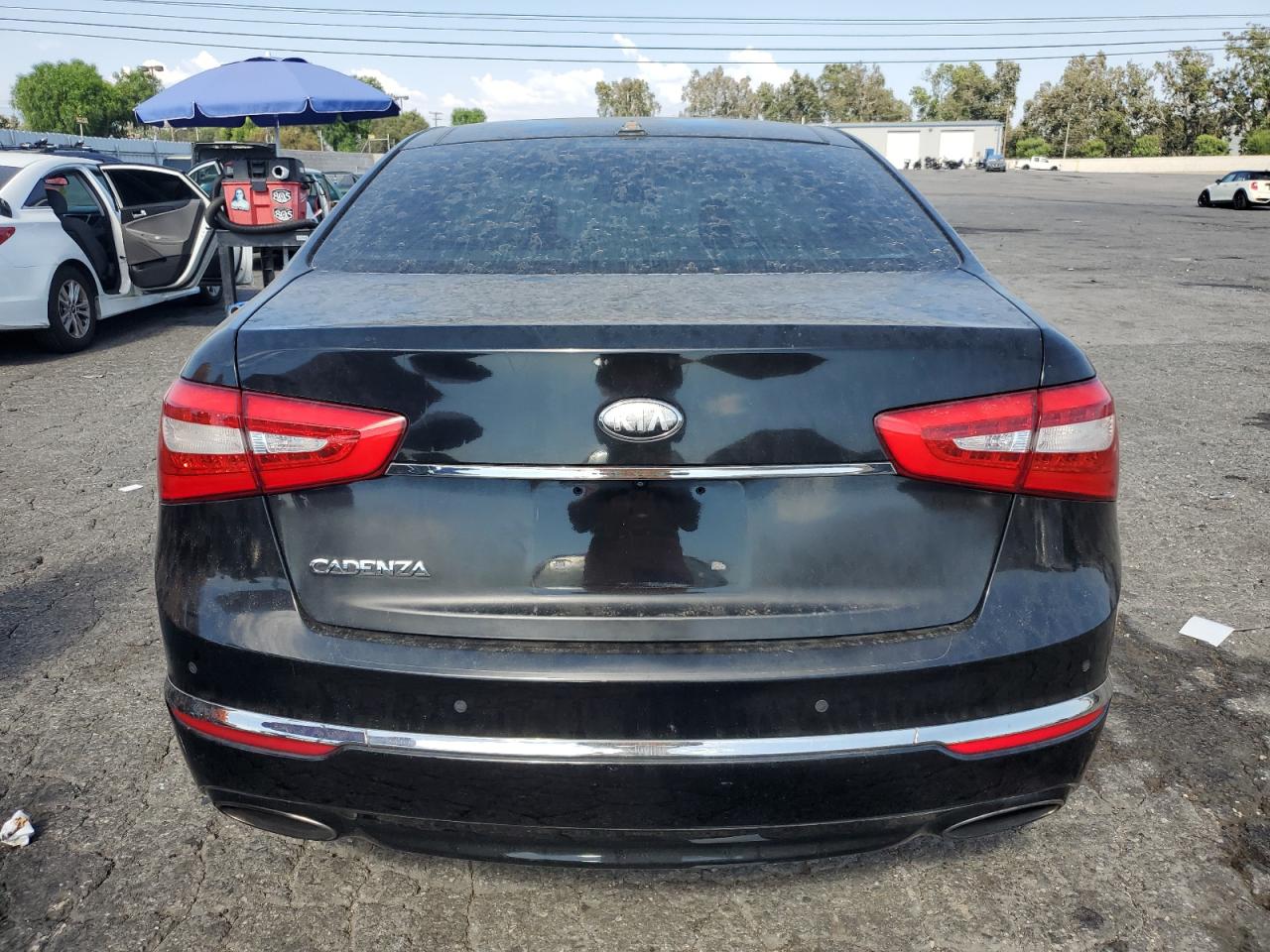 2014 Kia Cadenza Premium vin: KNALN4D74E5127435