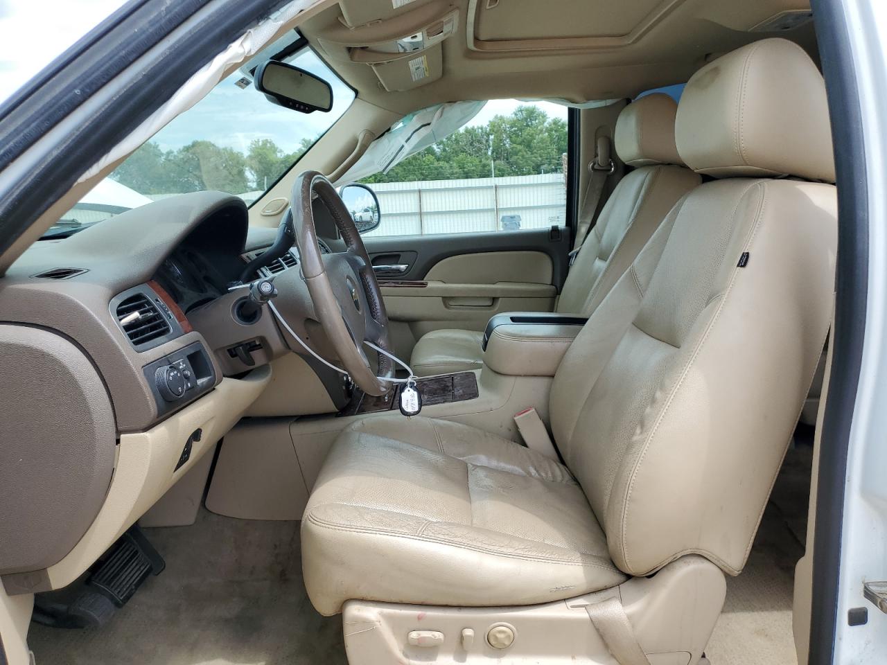 1GNSCCE00BR390839 2011 Chevrolet Tahoe C1500 Ltz