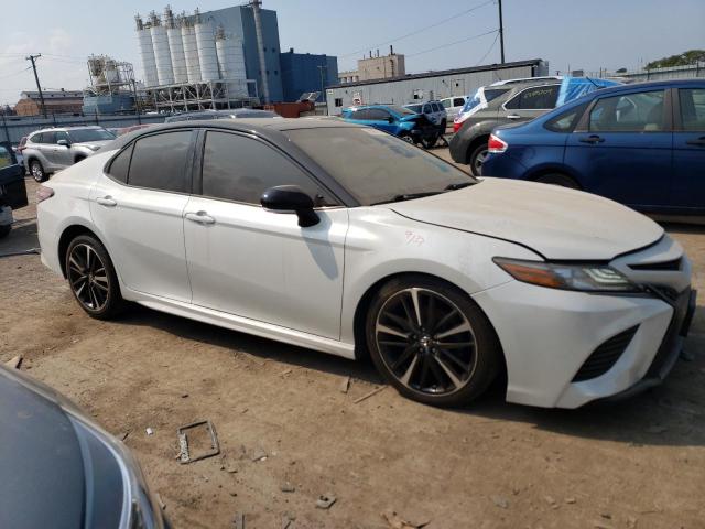 VIN 4T1B61HK5JU077665 2018 Toyota Camry, Xse no.4