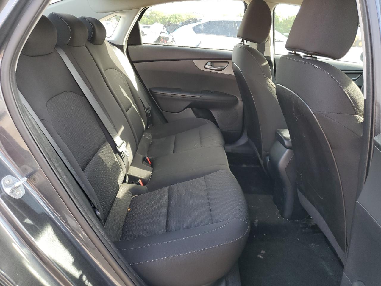 3KPF24AD8ME309855 2021 Kia Forte Fe