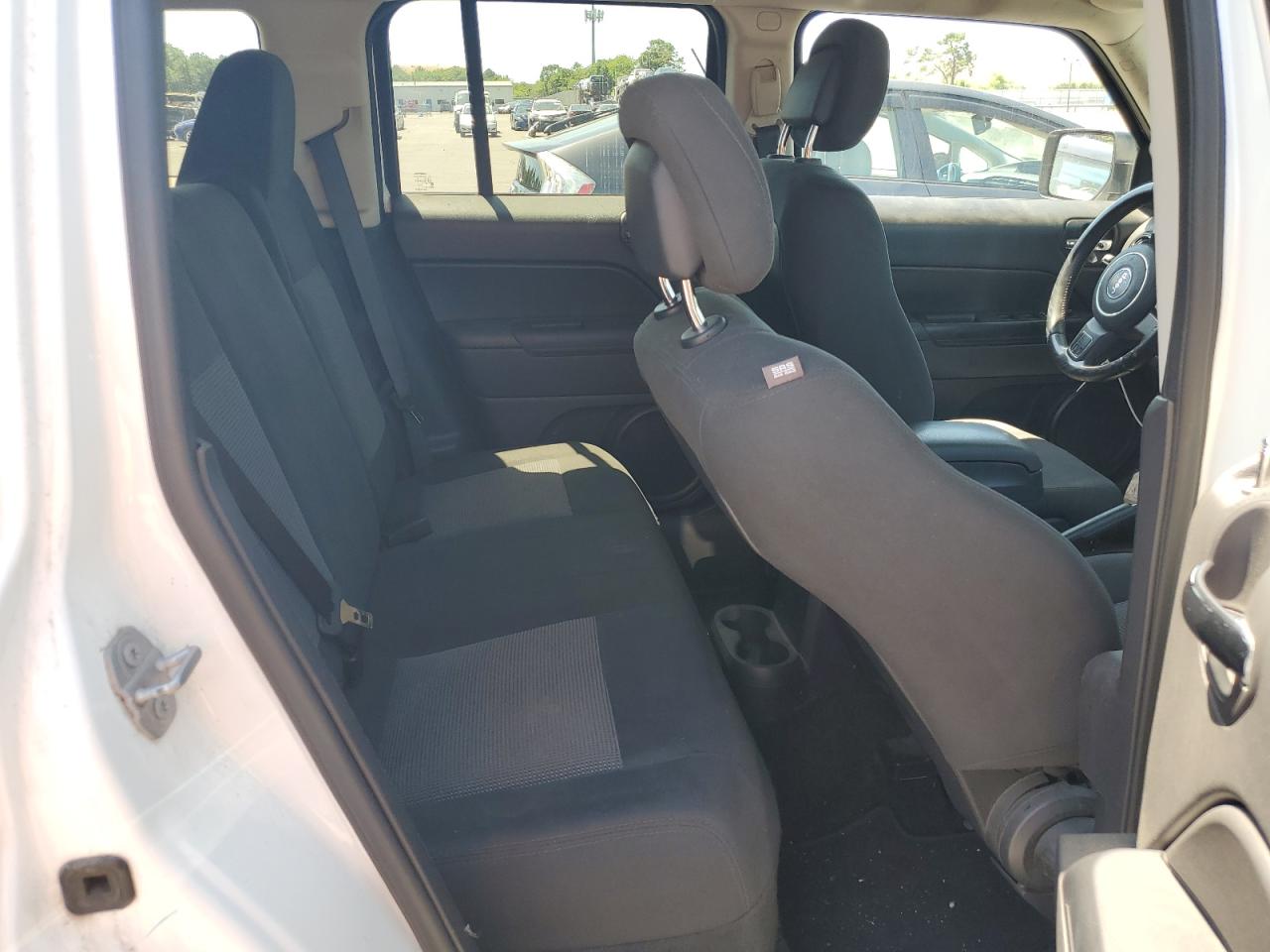 1C4NJRFB3GD586857 2016 Jeep Patriot Latitude 1C4NJRFB3GD586857 2016 Jeep Patriot Latitude