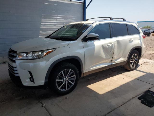 VIN 5TDKZRFHXKS567641 2019 Toyota Highlander, SE no.1