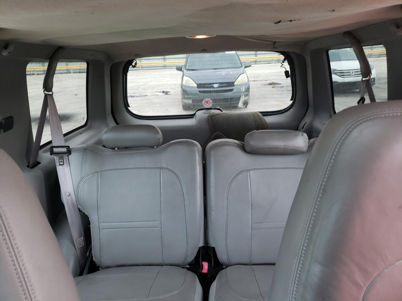 1FMYU70E0YUA48593 2000 Ford Explorer Sport