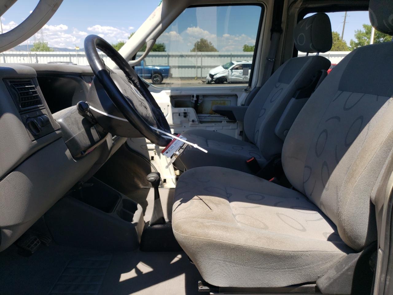 WV2EB47081H109727 2001 Volkswagen Eurovan Camper