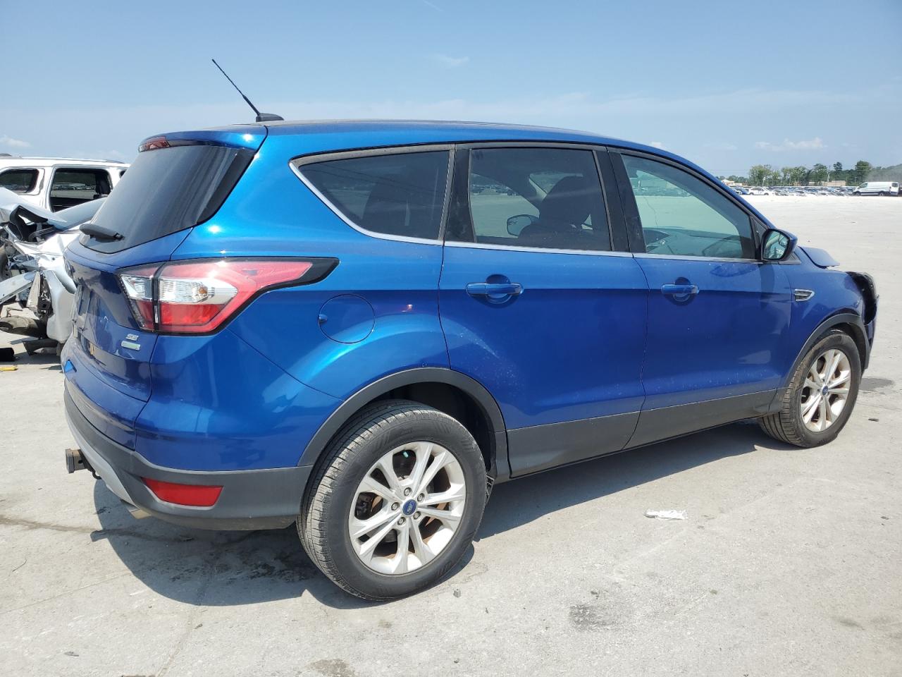 1FMCU0G99HUF11065 2017 Ford Escape Se