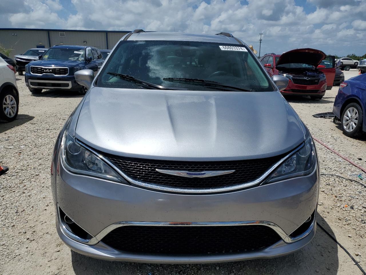 2019 Chrysler Pacifica Touring L vin: 2C4RC1BG4KR593238