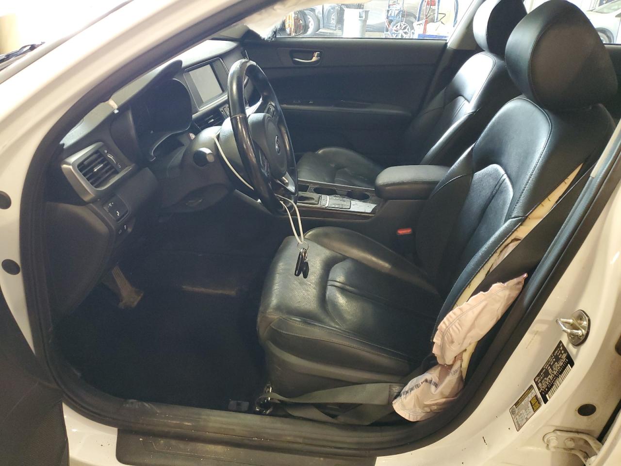 5XXGU4L30JG215118 2018 Kia Optima Ex