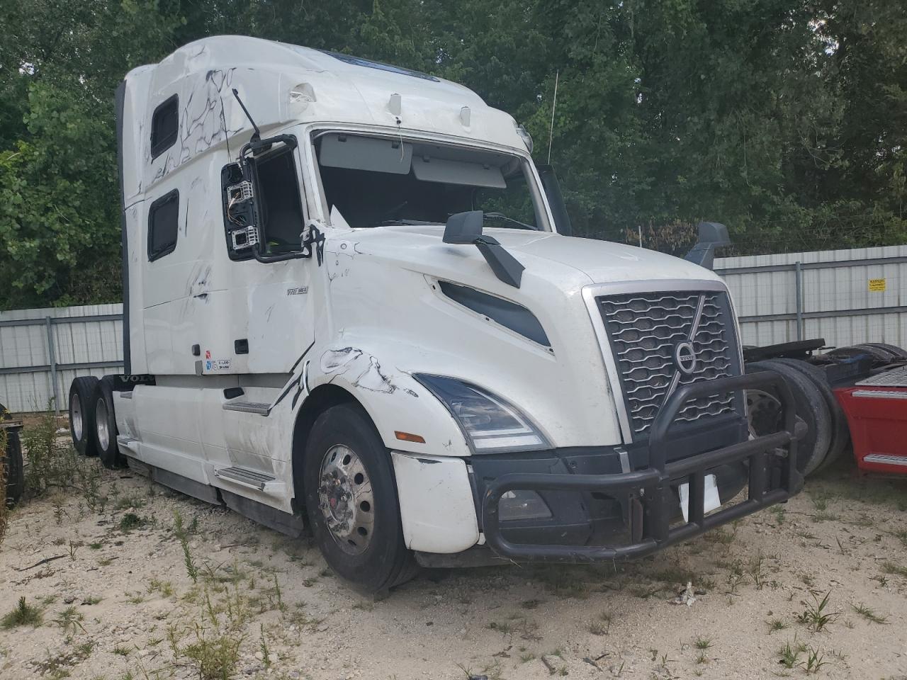 Lot #3304490436 2023 VOLVO VN VNL