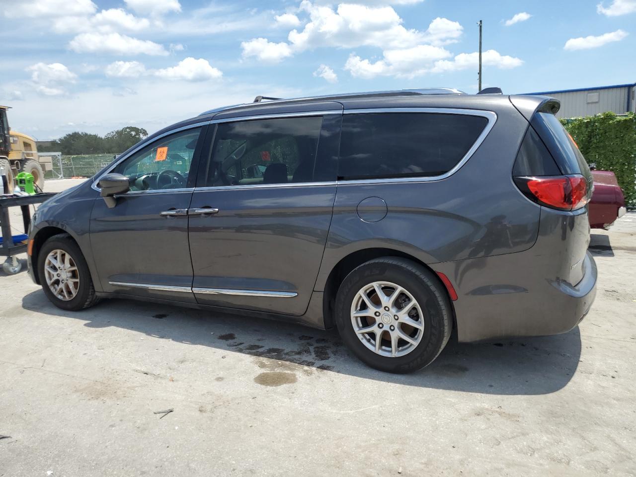 2020 Chrysler Pacifica Touring L vin: 2C4RC1BG5LR139341