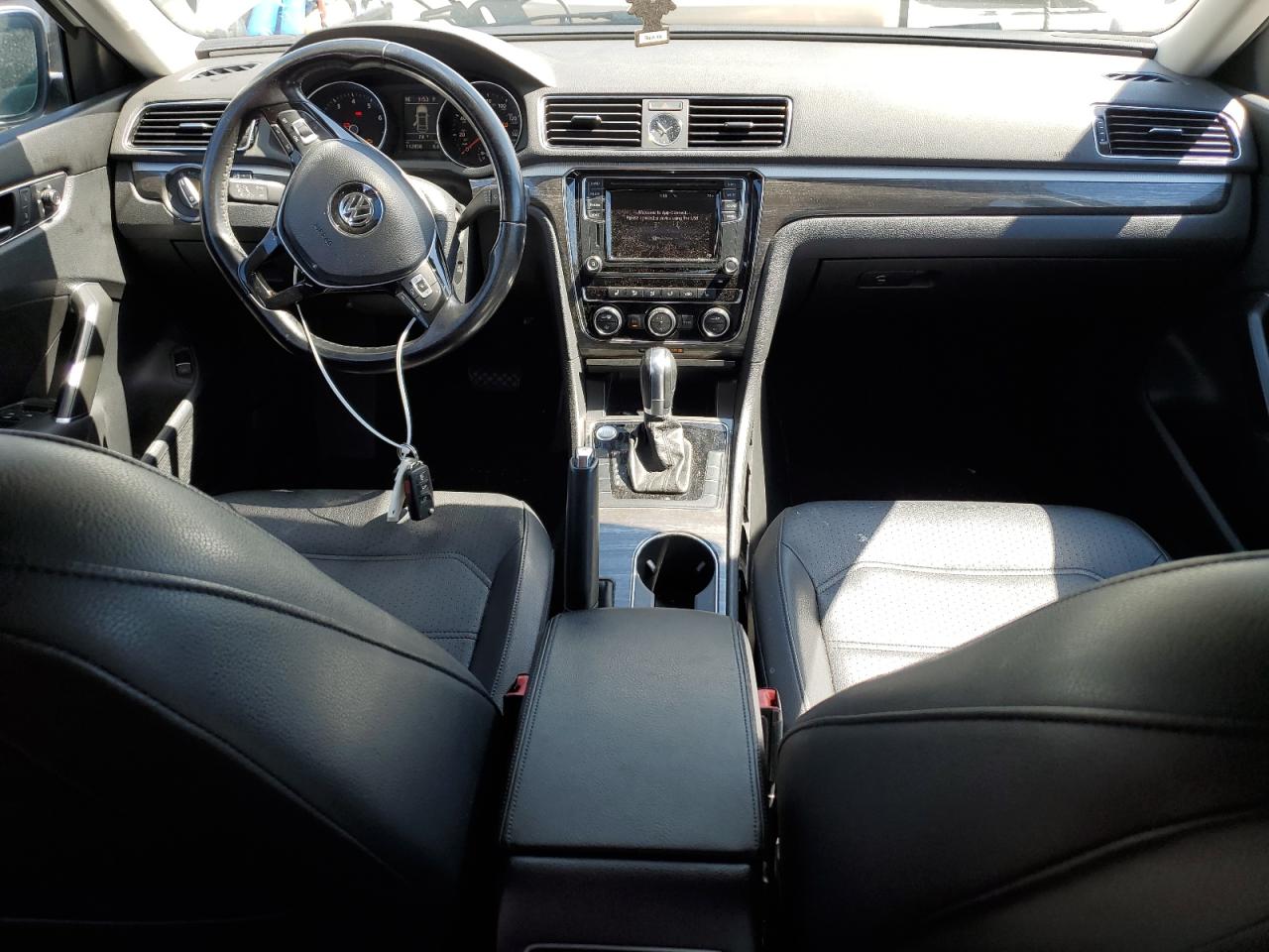 1VWBT7A36HC012453 2017 Volkswagen Passat Se