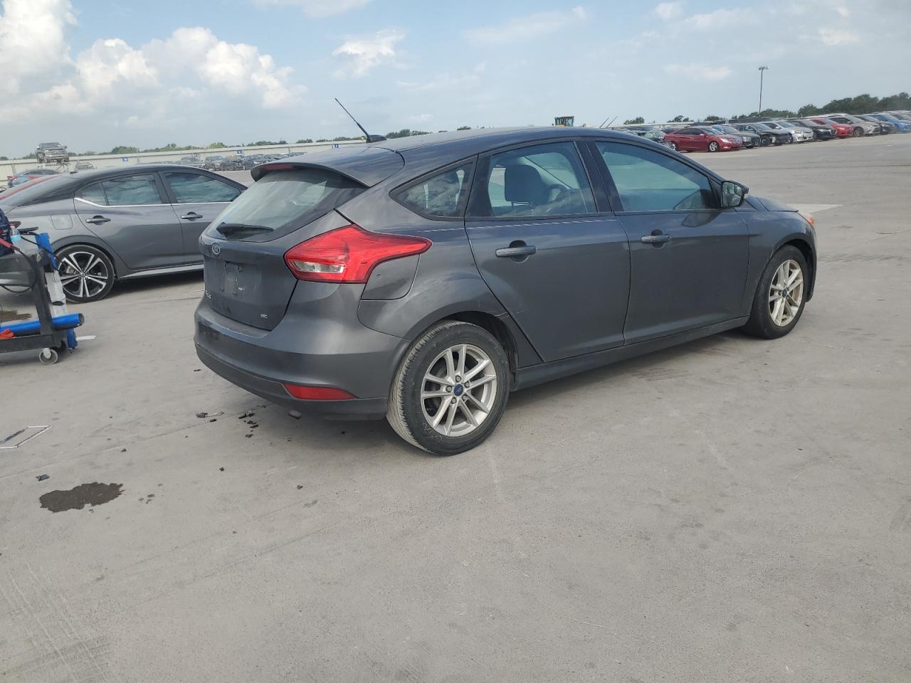 2017 Ford Focus Se vin: 1FADP3K27HL318940