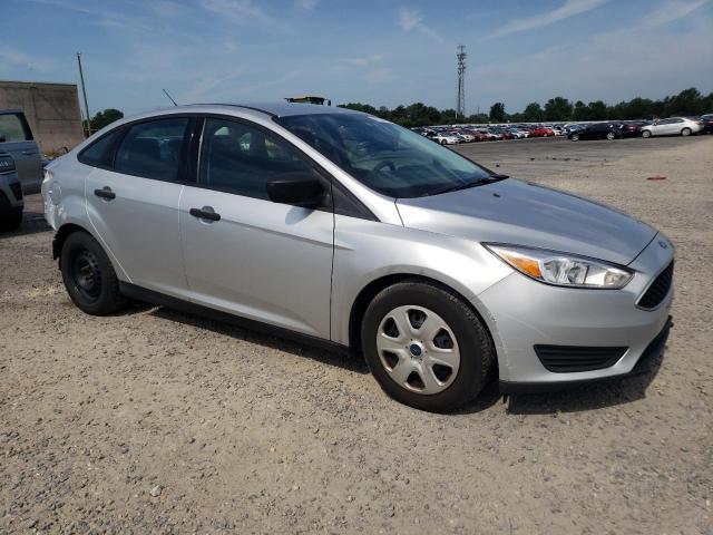 2018 Ford Focus S VIN: 1FADP3E25JL255788 Lot: 61054704