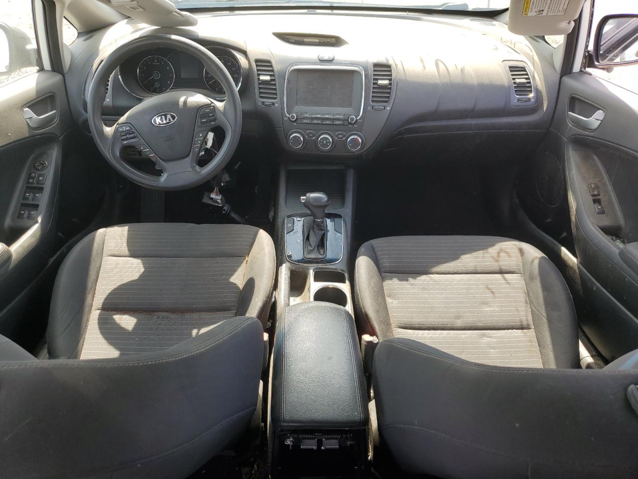 3KPFL4A72JE210886 2018 Kia Forte Lx