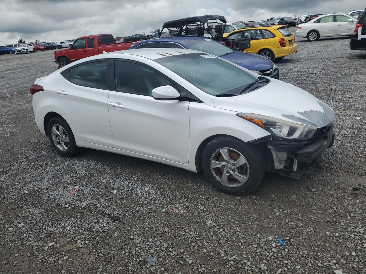 Lot #2715696930 2015 HYUNDAI ELANTRA SE