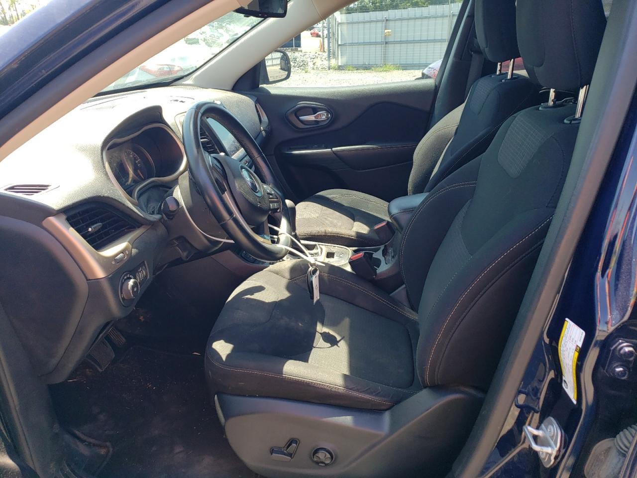 1C4PJLCB1GW297605 2016 Jeep Cherokee Latitude