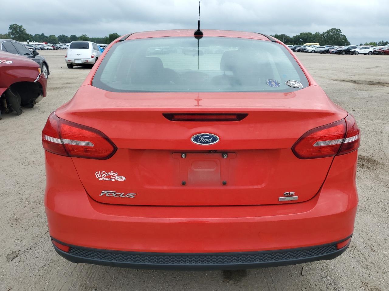 2016 Ford Focus Se vin: 1FADP3FE6GL201160