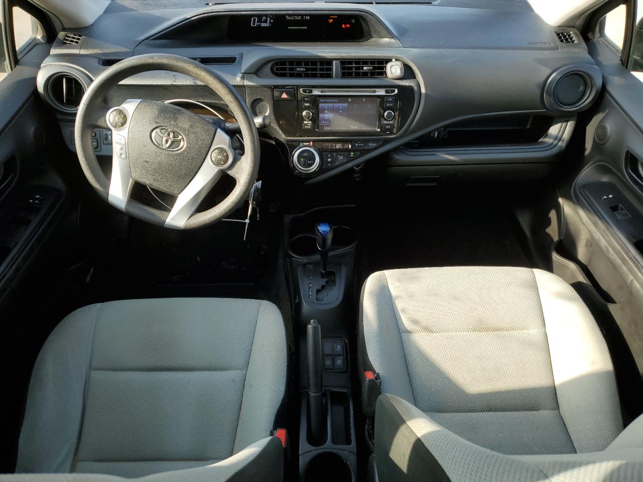 JTDKDTB35G1136683 2016 Toyota Prius C