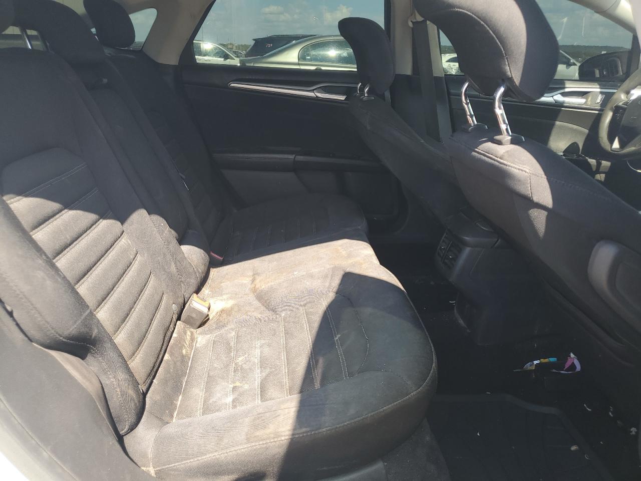 1FA6P0H75E5373512 2014 Ford Fusion Se