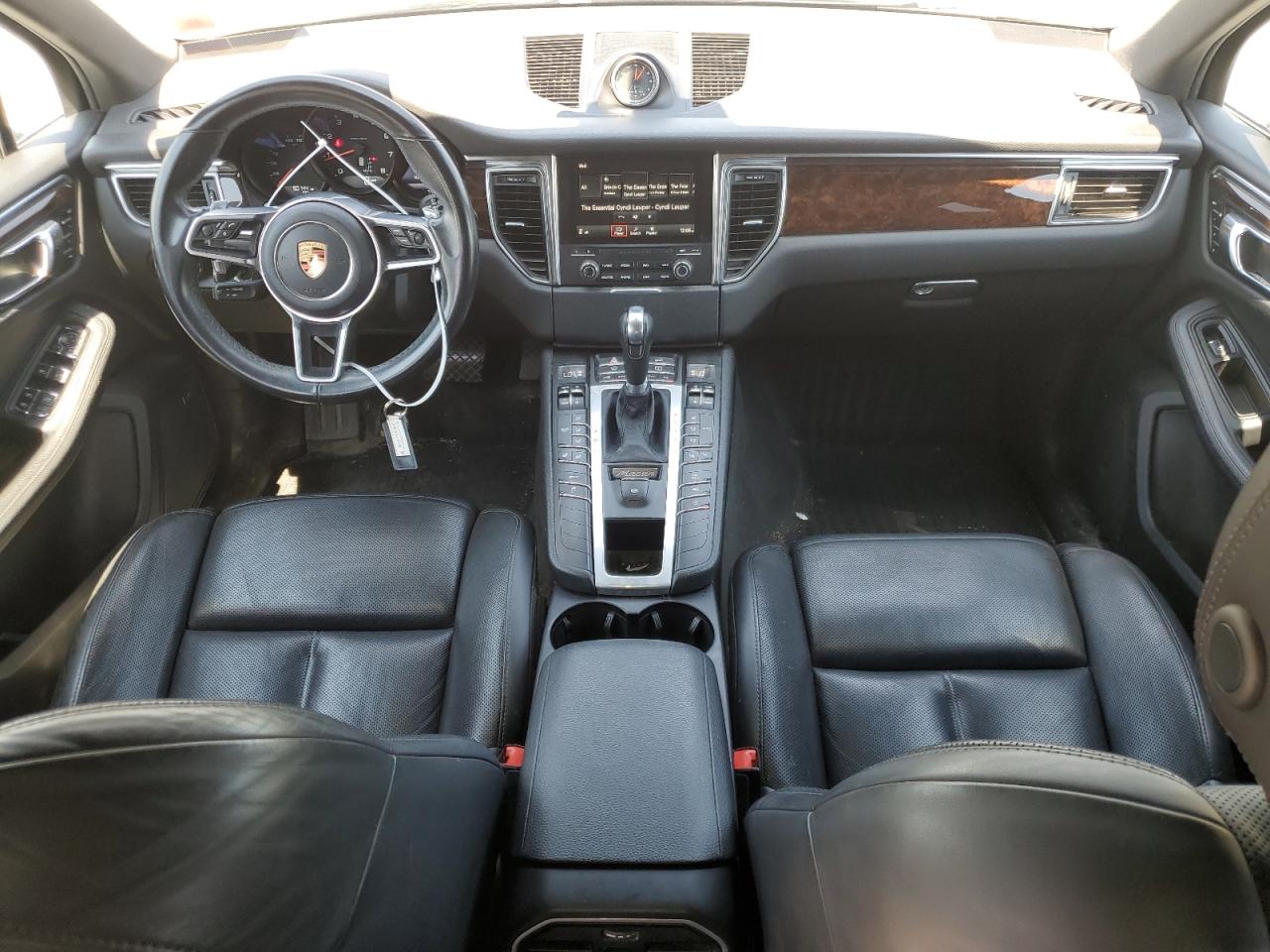 WP1AA2A55JLB00536 2018 Porsche Macan