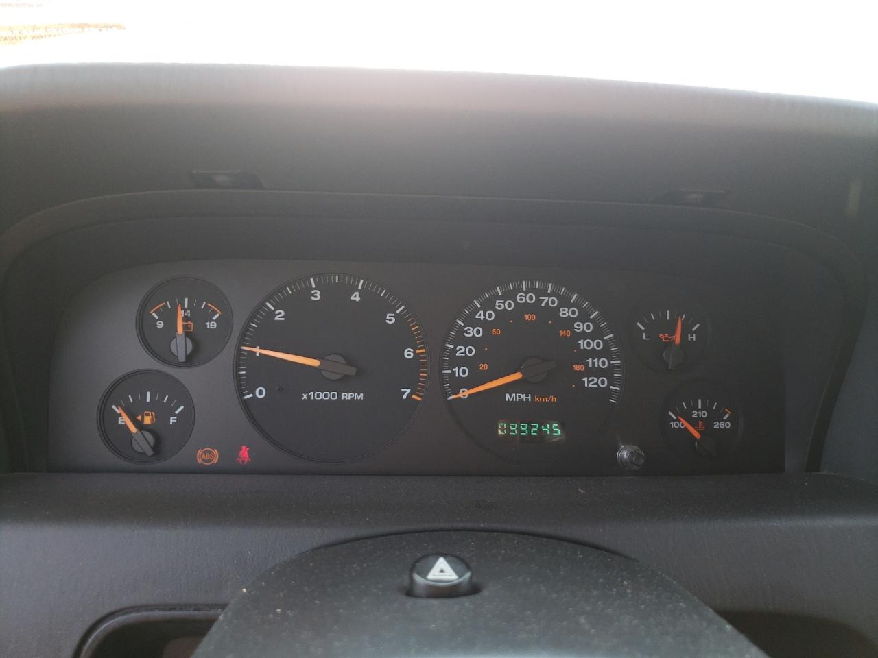 1J4GW48S32C221548 2002 Jeep Grand Cherokee Laredo