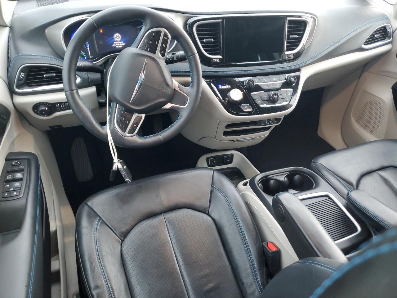 2C4RC1L75MR501393 2021 Chrysler Pacifica Hybrid Touring L