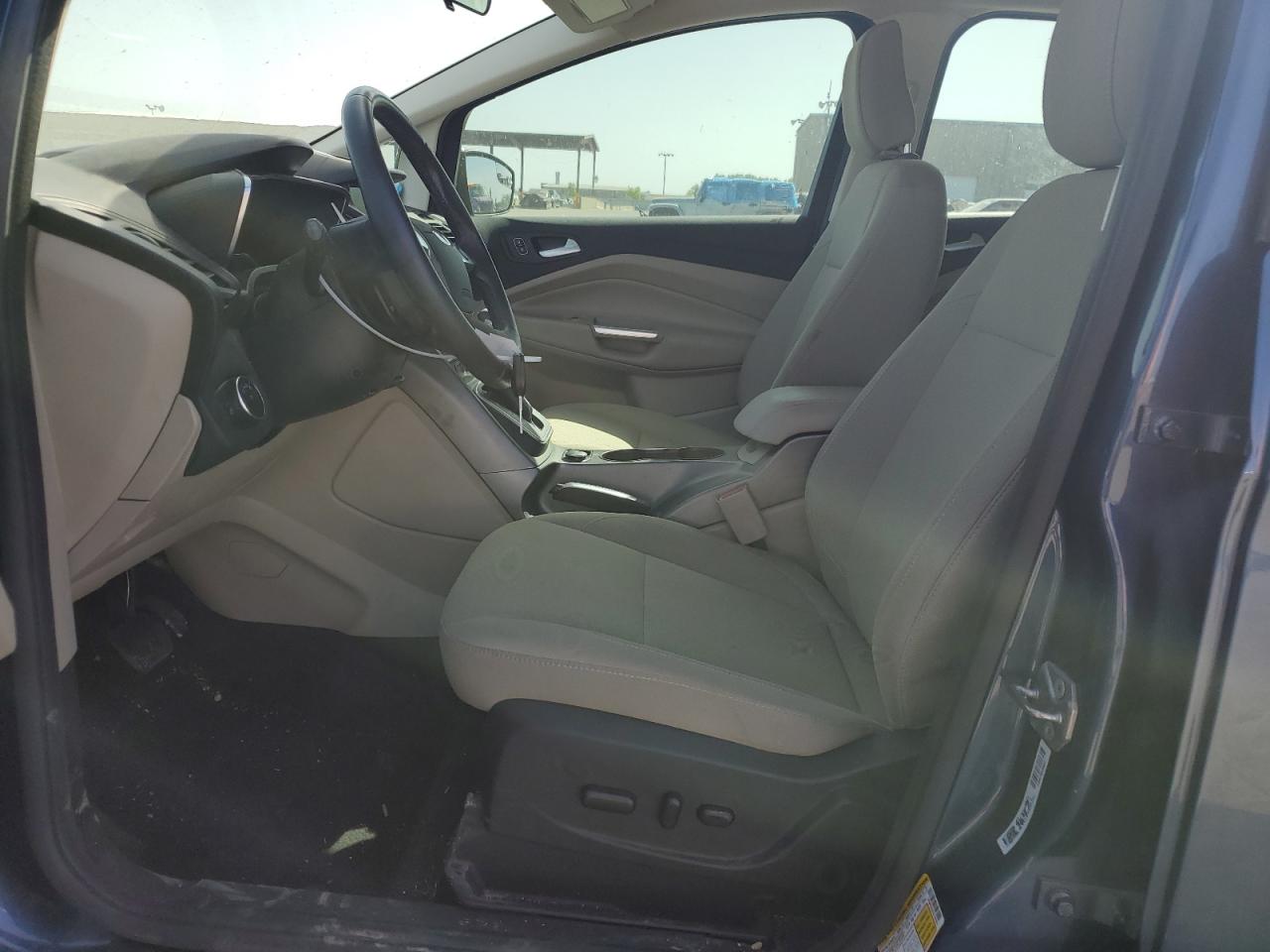 1FADP5AU9JL105024 2018 Ford C-Max Se