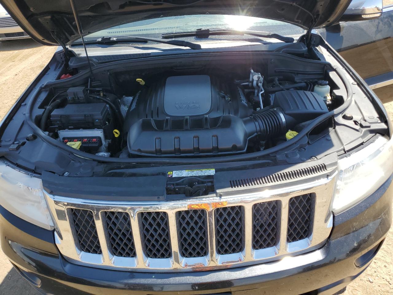 1J4RR6GT9BC541463 2011 Jeep Grand Cherokee Overland