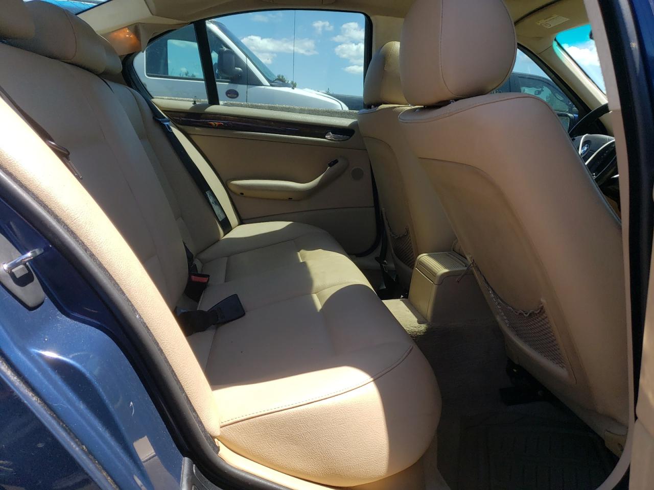 WBAET37463NJ37181 2003 BMW 325 I