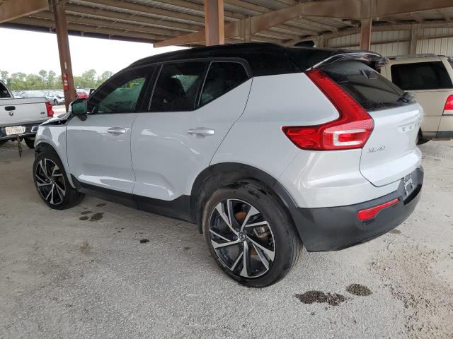 2022 Volvo Xc40 T5 R-Design VIN: YV4162UM9N2647887 Lot: 62124854