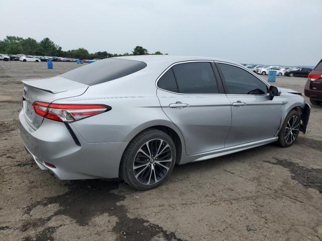 VIN 4T1B11HK2JU518554 2018 Toyota Camry, L no.3