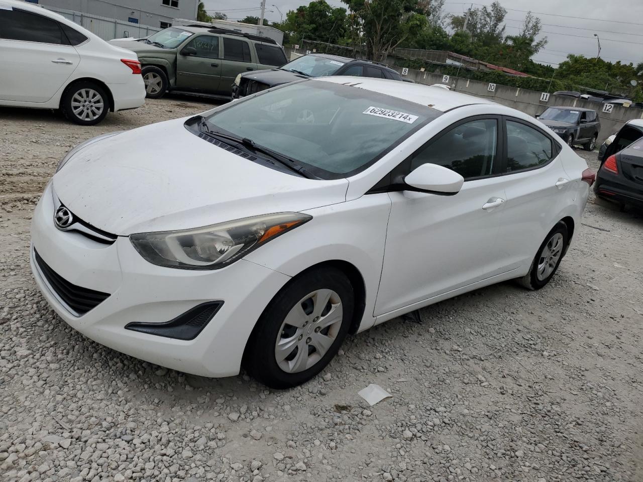 2016 Hyundai Elantra Se vin: 5NPDH4AE7GH676535