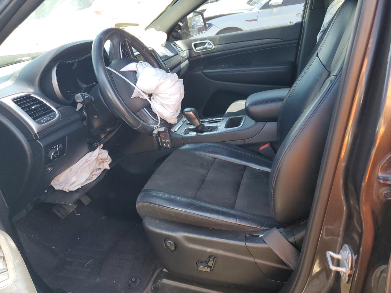 1C4RJFAG9KC565433 2019 Jeep Grand Cherokee Laredo