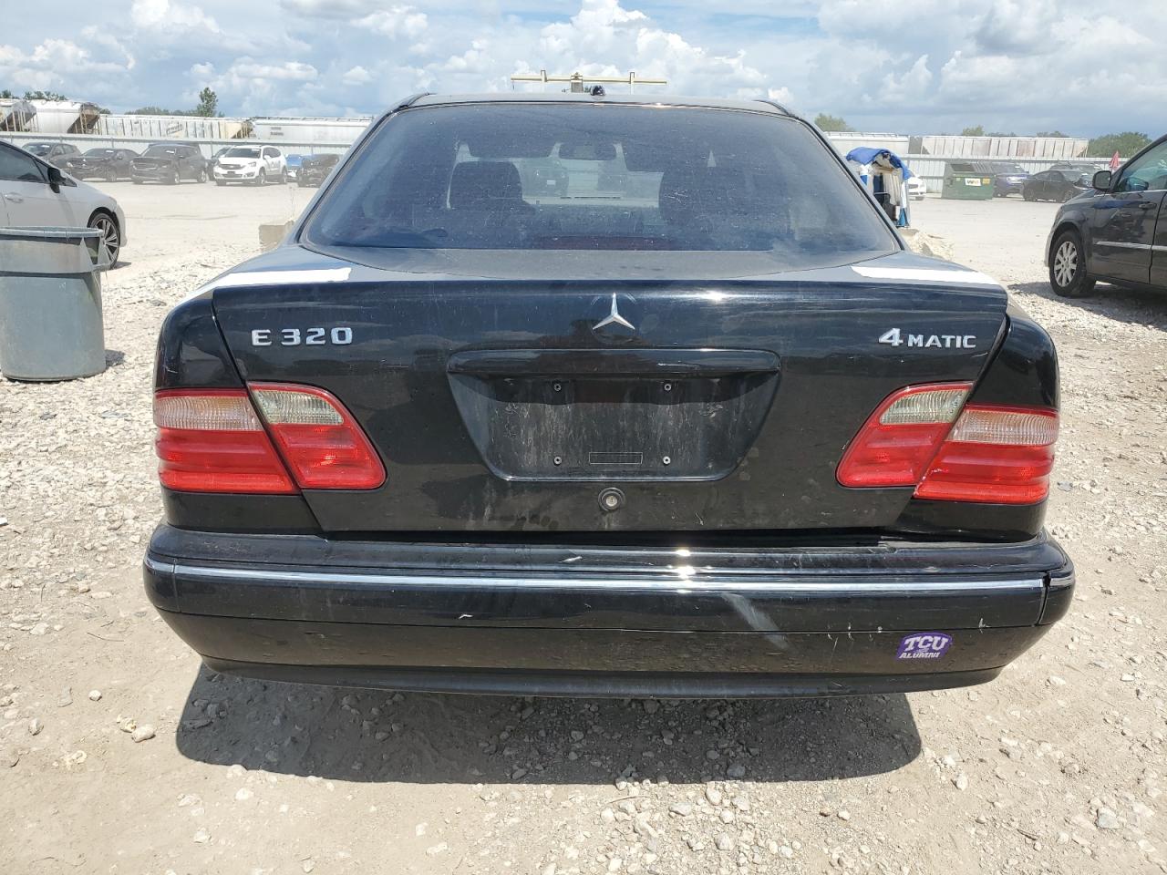 WDBJF82J6YX038941 2000 Mercedes-Benz E 320 4Matic