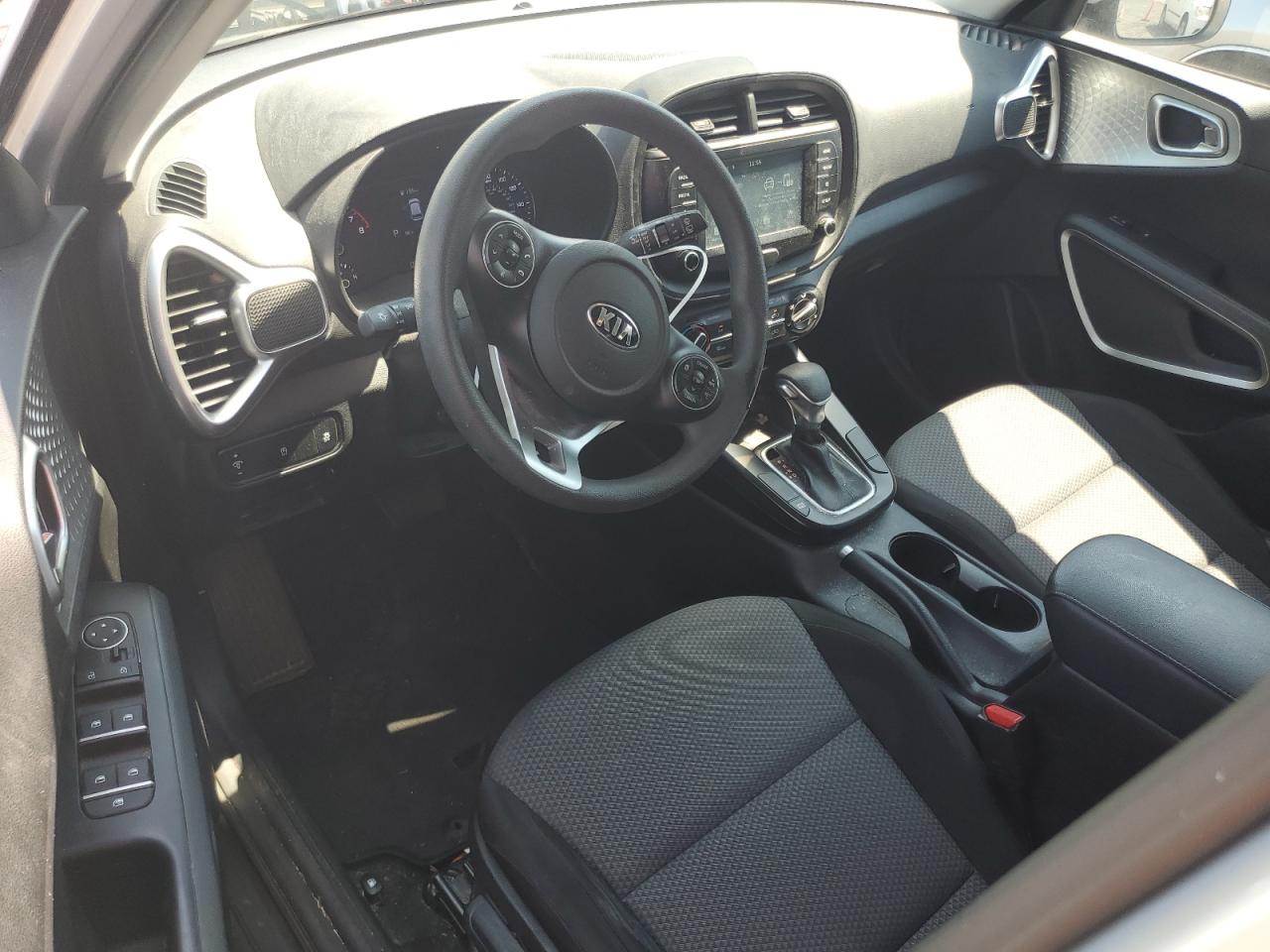 KNDJ23AU3L7071531 2020 Kia Soul Lx