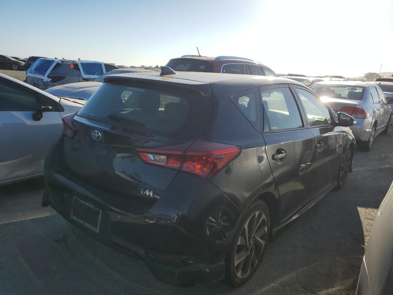 2018 Toyota Corolla Im vin: JTNKARJE0JJ555719