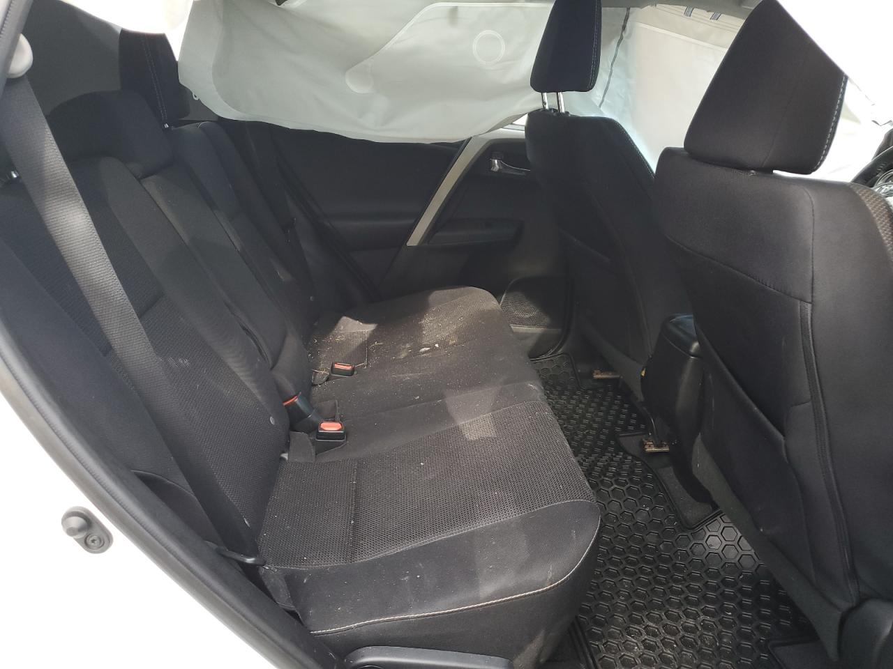 2T3RFREV3HW607547 2017 Toyota Rav4 Xle