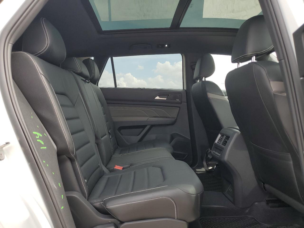 1V2TE2CA1MC220572 2021 Volkswagen Atlas Cross Sport Sel Premium