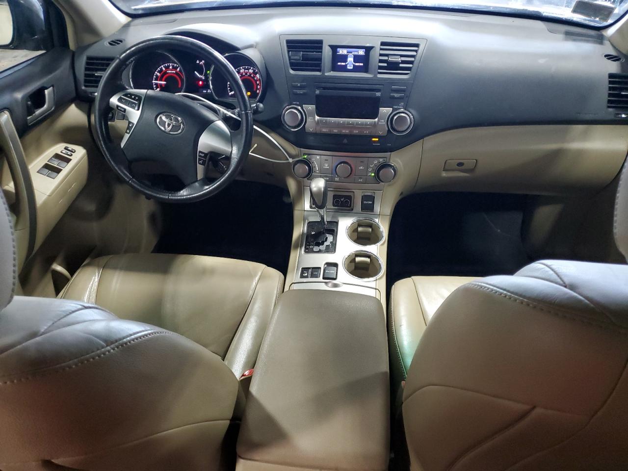 5TDBK3EH4CS160919 2012 Toyota Highlander Base