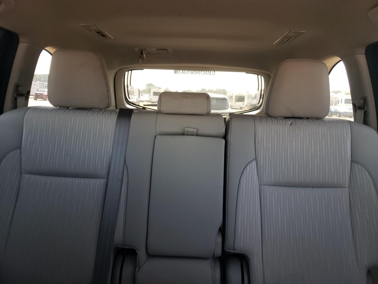 5TDZKRFH0GS124005 2016 Toyota Highlander Le