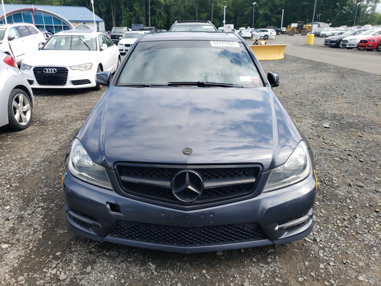 2014 Mercedes-Benz C 250 vin: WDDGF4HBXEG207817