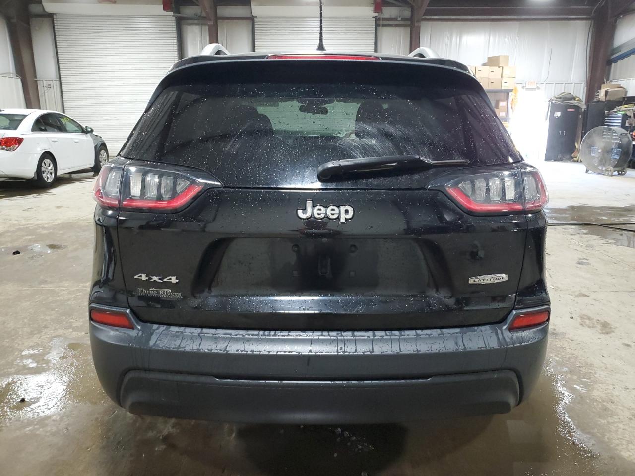 2019 Jeep Cherokee Latitude vin: 1C4PJMCB4KD125482