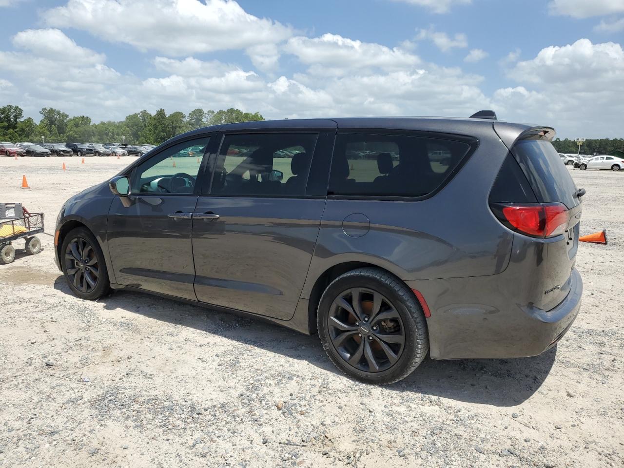 2019 Chrysler Pacifica Touring Plus vin: 2C4RC1FG6KR655684